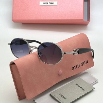 Солнцезащитные очки Miu Miu