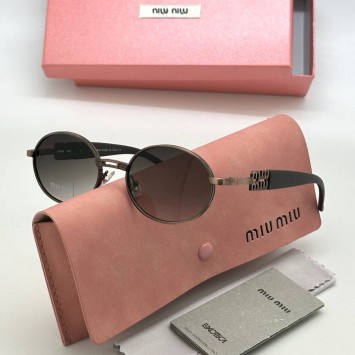 Солнцезащитные очки Miu Miu
