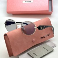 Солнцезащитные очки Miu Miu
