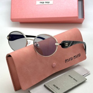 Солнцезащитные очки Miu Miu