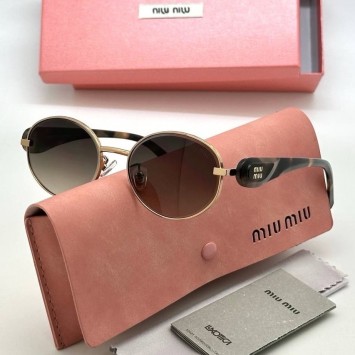 Солнцезащитные очки Miu Miu