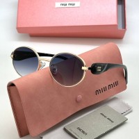 Солнцезащитные очки Miu Miu