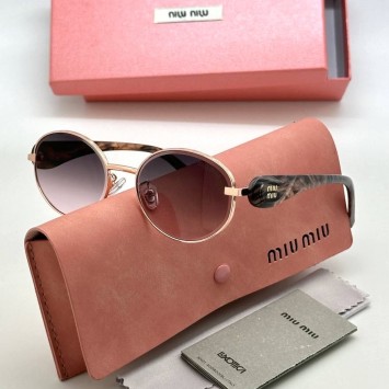 Солнцезащитные очки Miu Miu