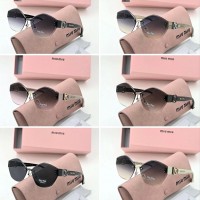 Солнцезащитные очки Miu Miu