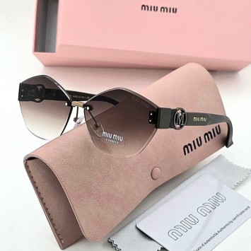Солнцезащитные очки Miu Miu