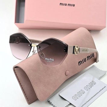 Солнцезащитные очки Miu Miu