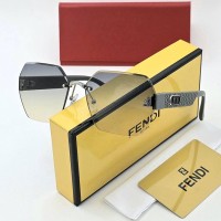 Солнцезащитные очки Fendi