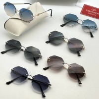 Солнцезащитные очки Valentino