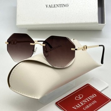 Солнцезащитные очки Valentino