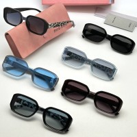 Солнцезащитные очки Miu Miu