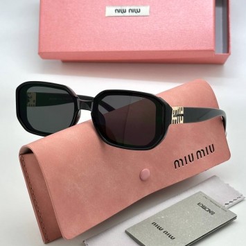 Солнцезащитные очки Miu Miu