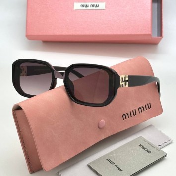 Солнцезащитные очки Miu Miu