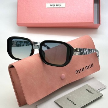 Солнцезащитные очки Miu Miu
