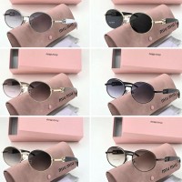 Солнцезащитные очки Miu Miu