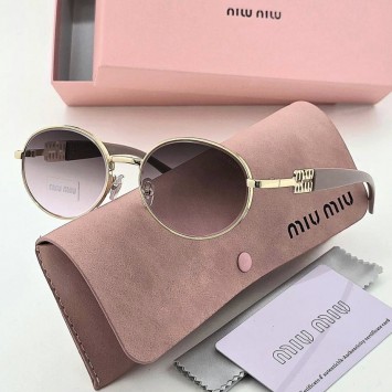 Солнцезащитные очки Miu Miu