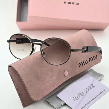 Солнцезащитные очки Miu Miu