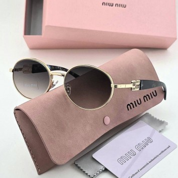 Солнцезащитные очки Miu Miu