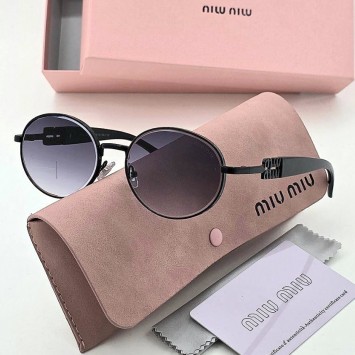 Солнцезащитные очки Miu Miu