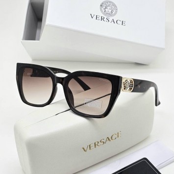 Солнцезащитные очки Versace