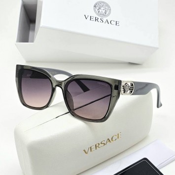 Солнцезащитные очки Versace