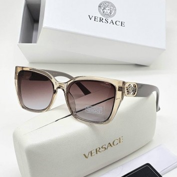 Солнцезащитные очки Versace