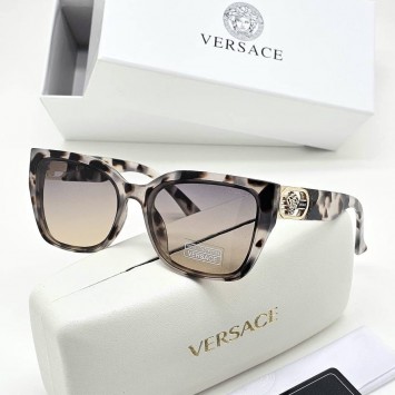 Солнцезащитные очки Versace