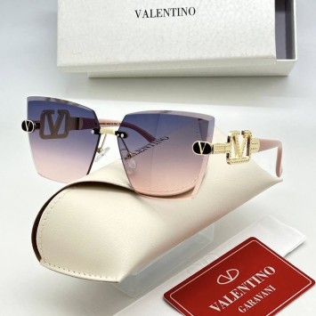 Солнцезащитные очки Valentino