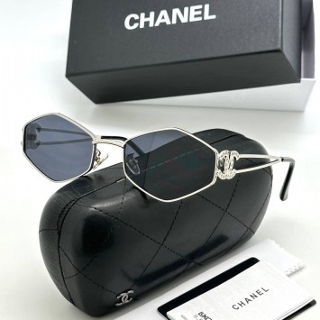 Солнцезащитные очки Chanel