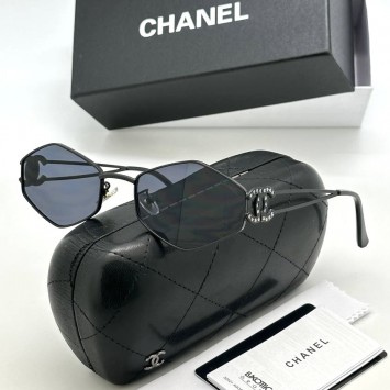 Солнцезащитные очки Chanel