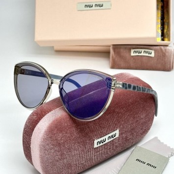 Солнцезащитные очки Miu Miu
