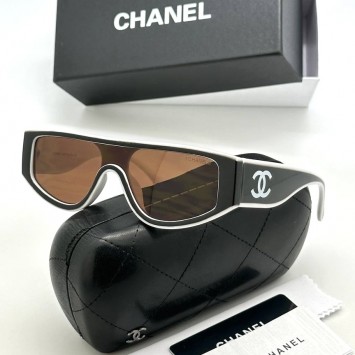 Солнцезащитные очки Chanel