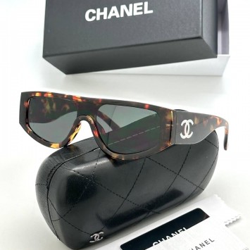 Солнцезащитные очки Chanel