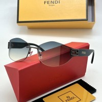 Солнцезащитные очки Fendi