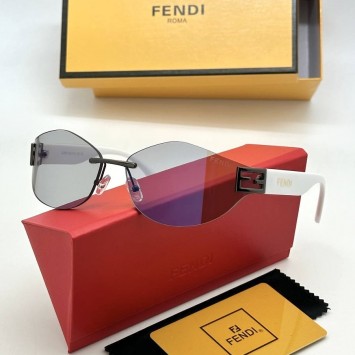 Солнцезащитные очки Fendi