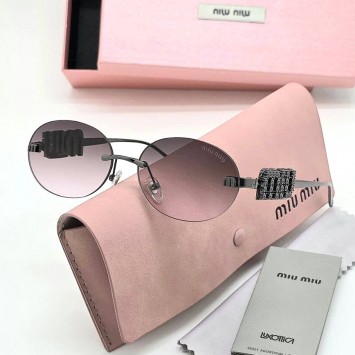 Солнцезащитные очки Miu Miu