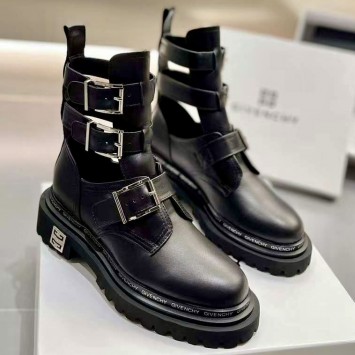 Кожаные ботинки Givenchy с пряжками
