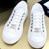 Сникеры Chanel с логотипом