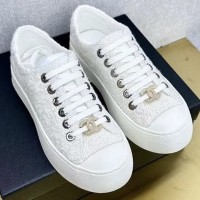 Сникеры Chanel с логотипом