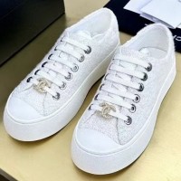 Сникеры Chanel с логотипом