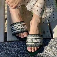 Сандалии Dior Dway с вышивкой