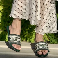 Сандалии Dior Dway с вышивкой