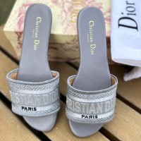 Сандалии Dior Dway с вышивкой