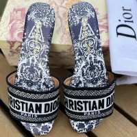 Сандалии Dior Dway с вышивкой