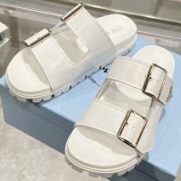 Кожаные шлепанцы Prada с логотипом