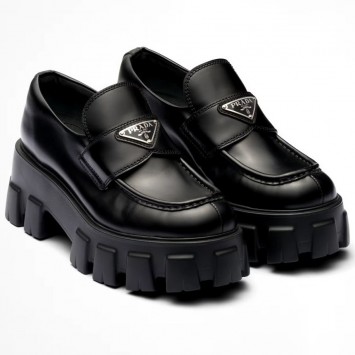 Лоферы Prada Monolith с треугольным логотипом