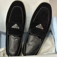 Замшевые лоферы Prada с логотипом PREMIUM качества