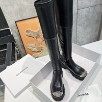 Кожаные ботфорты Balenciaga с логотипом BB