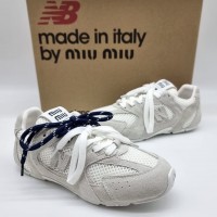 Кроссовки Miu Miu x New Balance 530