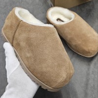 Зимние угги-тапочки UGG Pumped Slide