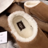 Зимние угги-тапочки UGG Pumped Slide